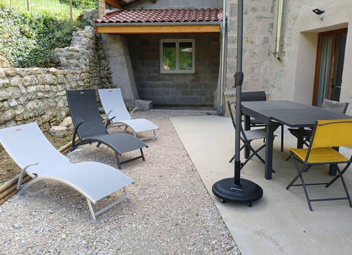 Gîte pour 4 personnes, avec terrasse à Cerdon (Ain) - 2