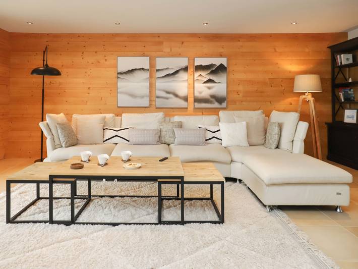 Ferienwohnung für 8 Personen, mit Balkon und Whirlpool sowie Terrasse und Seeblick in Orsières