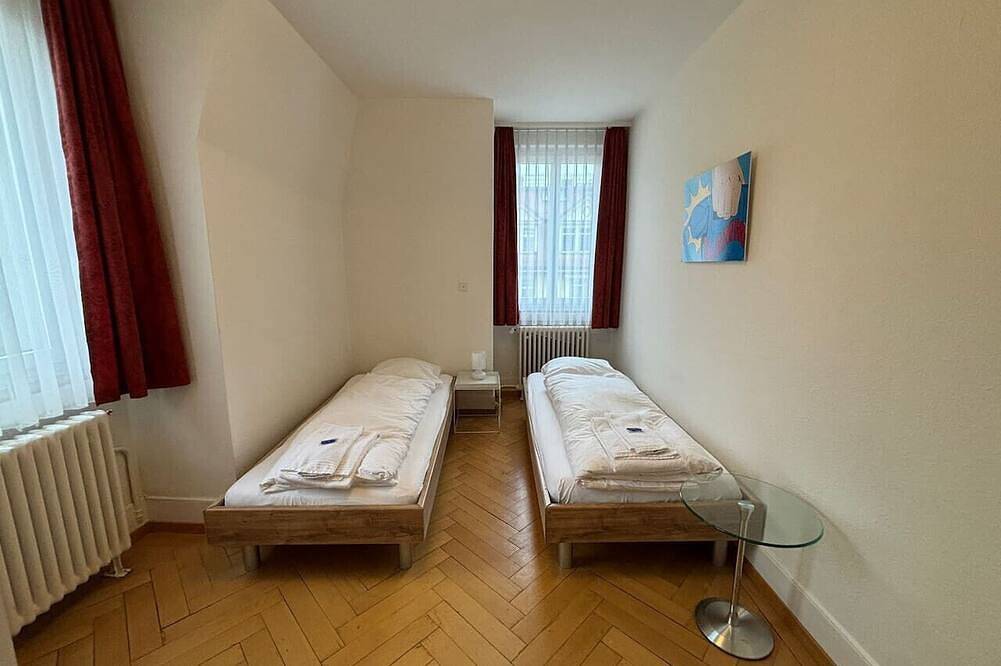 Apartamento entero, Spacious 2-bedroom near lake in Zürich 38 Wollishofen, Zúrich