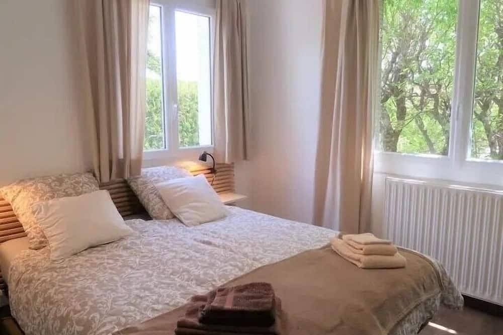 Maison en Provence avec Piscine et Jardin privatifs in Cruis, Région de Forcalquier