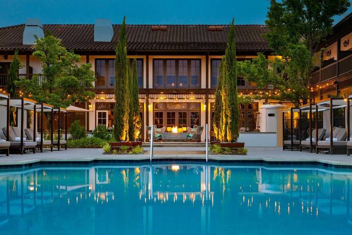 Hôtel pour 3 personnes, avec sauna et piscine ainsi que jacuzzi et jardin