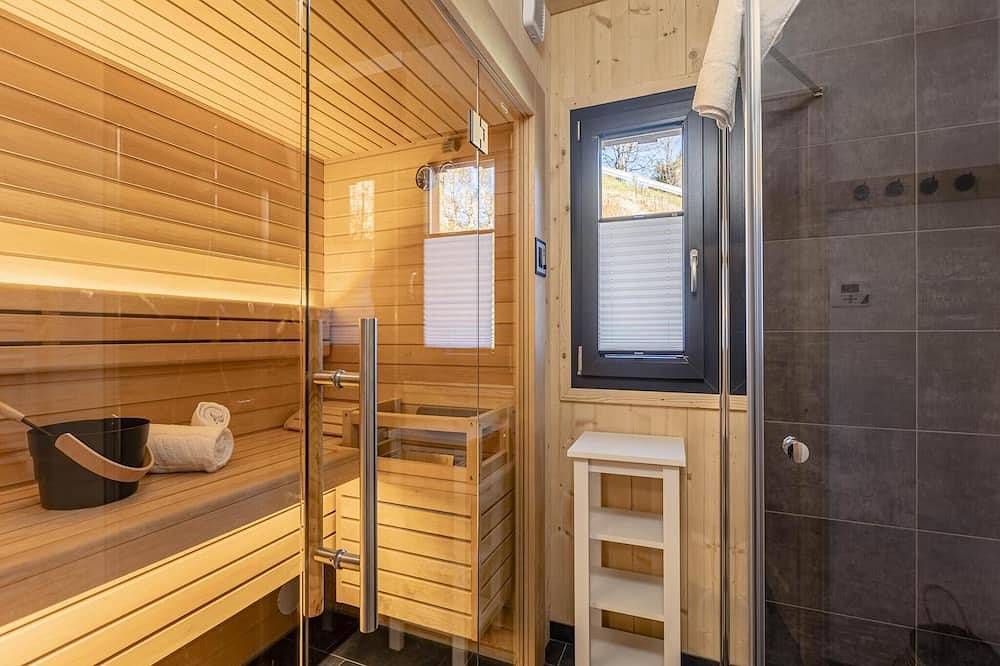 Chalet am Skilift mit Balkon und Sauna in Stubaier Alpen, Steinach am Brenner