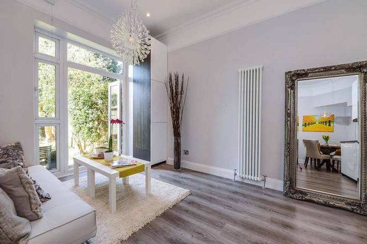 Holiday apartment for 4 people, with garden in Ealing