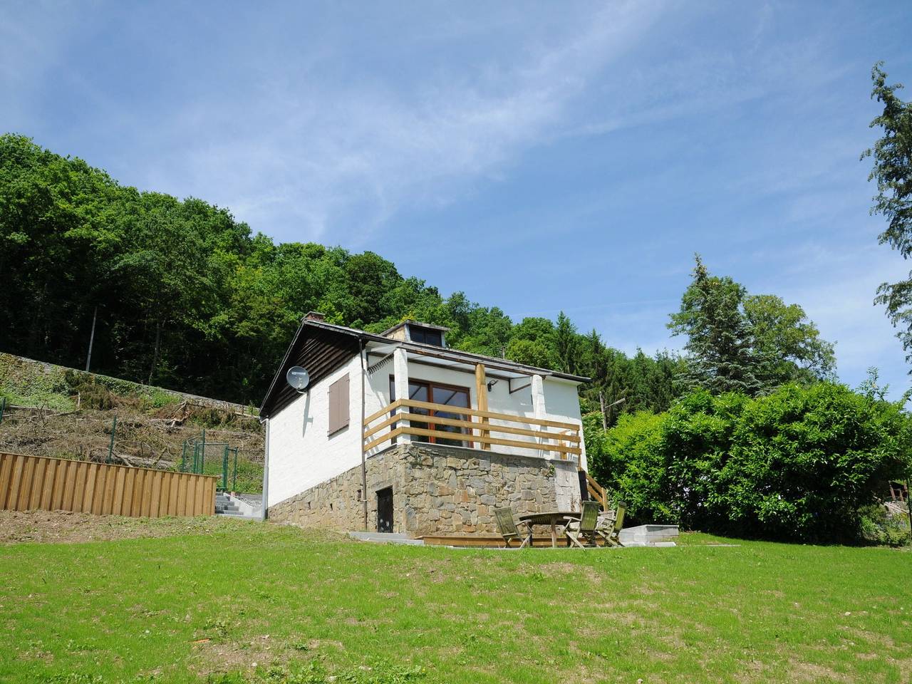 Ferienhaus in Duruby mit Garten & Grill in Durbuy, Luxemburg Provinz