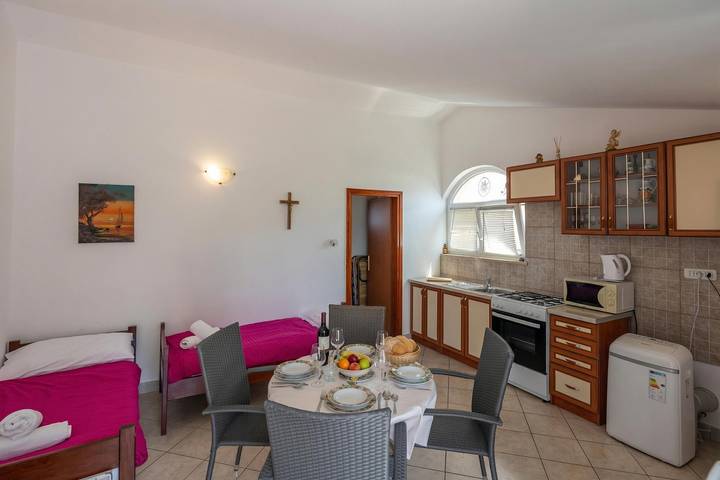 Ganze Wohnung, Peaceful Retreat With Terrace 2 in Marčana, Südküste Istrien