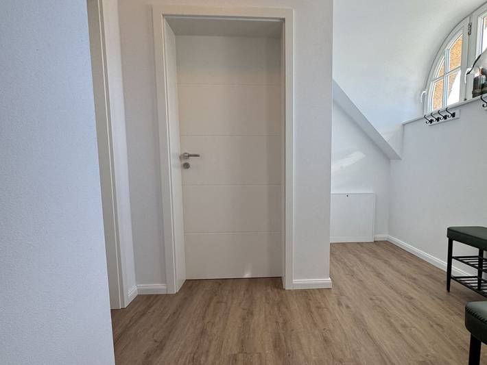 Ferienwohnung für 2 Personen, mit Balkon und Seeblick in Poseritz