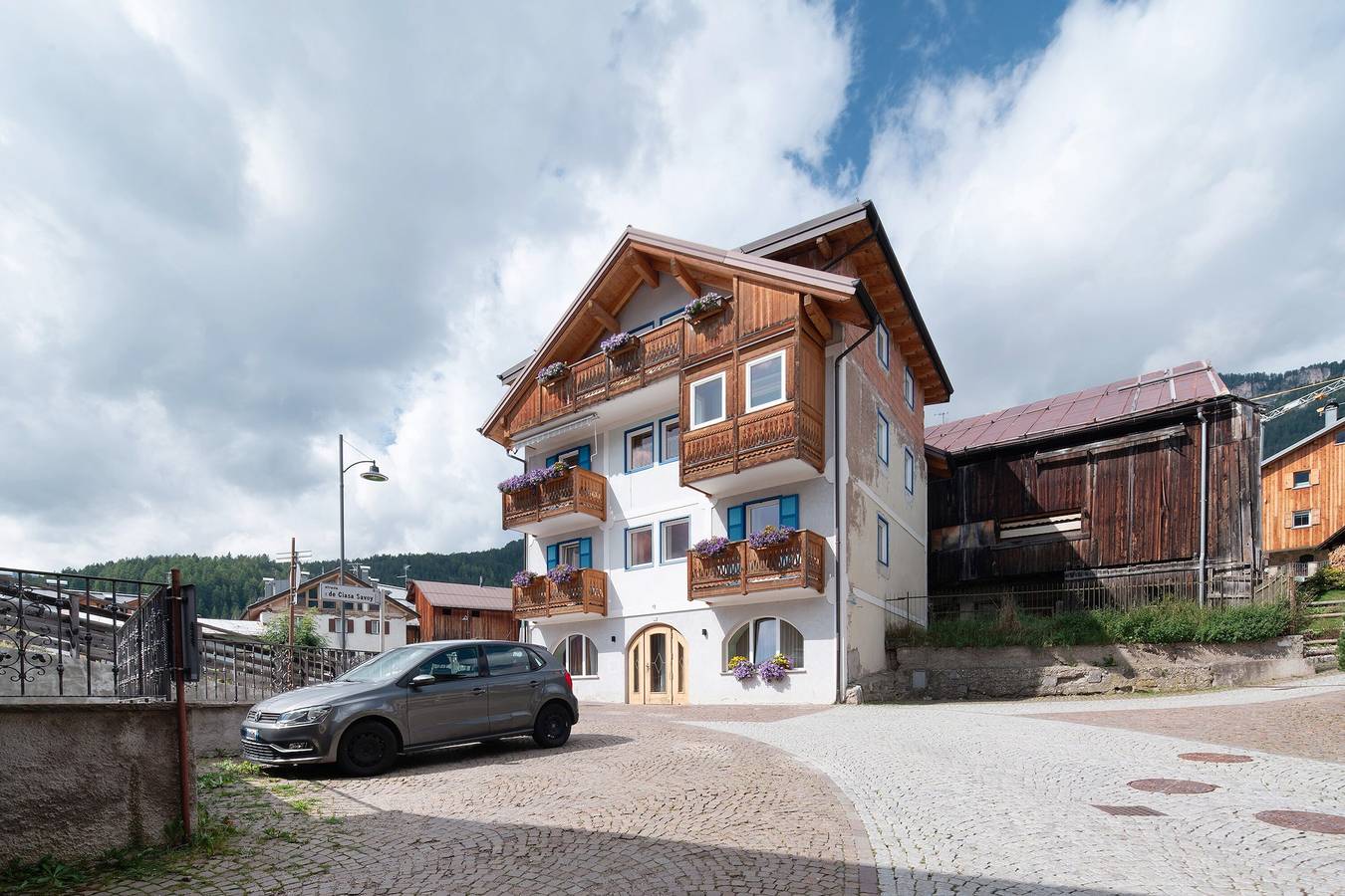 Ganze Wohnung, Apartment 'Vich' mit Bergblick, Balkon und Wlan in San Giovanni di Fassa, Dolomiti Superski
