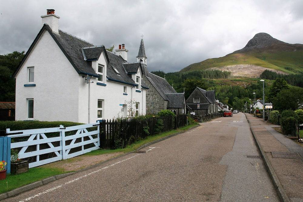 Traditional Cottage in the centre of Glencoe in Glencoe, Highlands