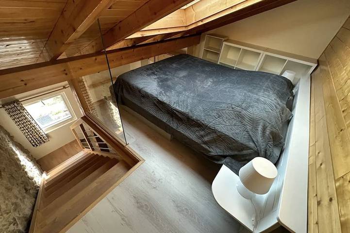Entire apartment, T1 Triplex-Apartment-Ensuite-Mountain view in Neydens, Saint-Julien-en-Genevois region