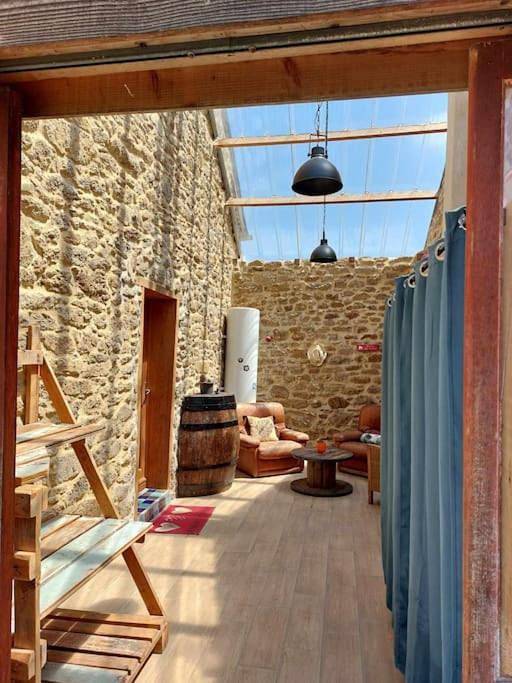 Location de vacances pour 6 personnes, avec terrasse et jardin à Landéhen - 3