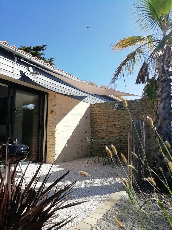 Gîte pour 2 personnes, avec terrasse et jacuzzi ainsi que jardin et piscine dans les Pays de la Loire - 2