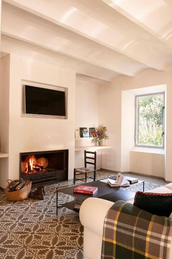 Location de vacances pour 4 personnes, avec piscine ainsi que vue et jardin, animaux acceptés à Cantallops