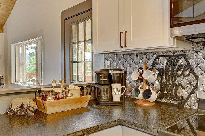 Vacation rental for 6 people, with yard and hot tub as well as balcony in Jefferson County