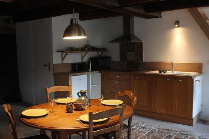 Gîte pour 3 personnes, avec terrasse dans La Borne