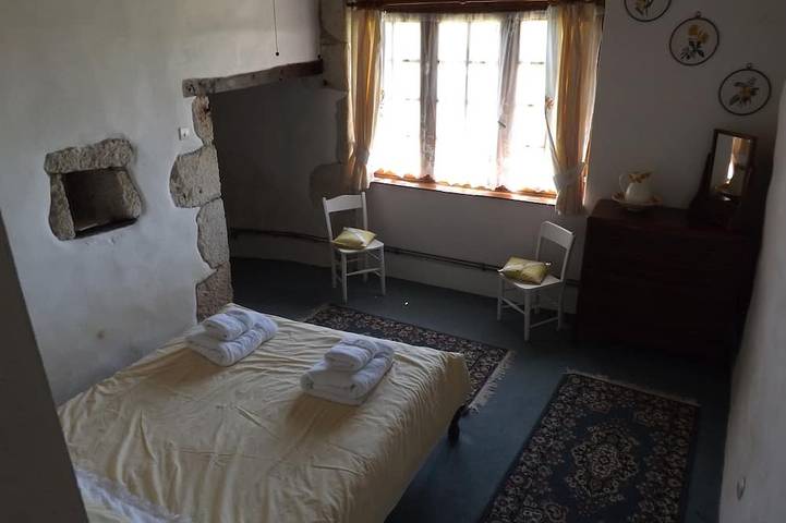 Gîte pour 7 personnes, avec jardin et terrasse à Thénac - 4