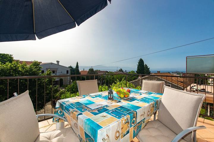 Ferienwohnung für 2 Personen, mit Balkon in Malinska