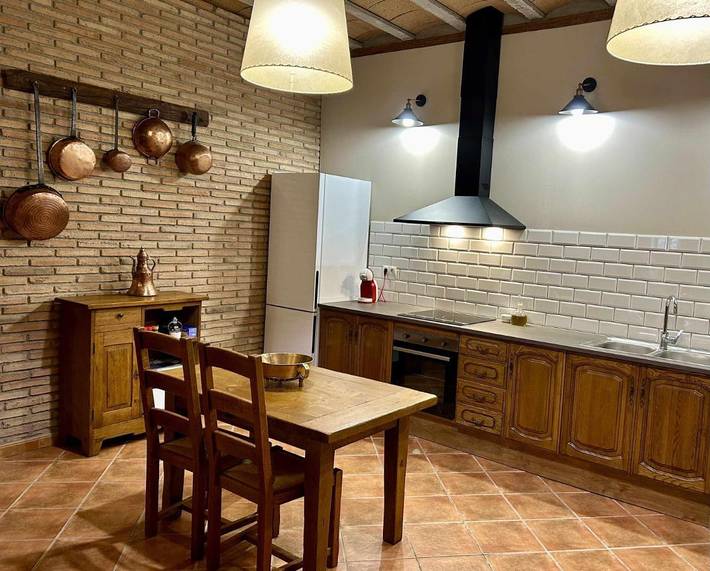 Casa de vacaciones para 12 personas, con terraza y jacuzzi en Provincia de Lleida - 4