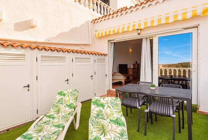 Entire apartment, Holiday apartment for 4 people with terrace in Sueno Azul, Adeje