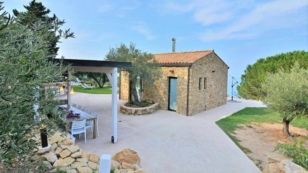Villa Respiro 8 by Massimo Villas in Sant'Ambrogio, Cefalù (Comune)