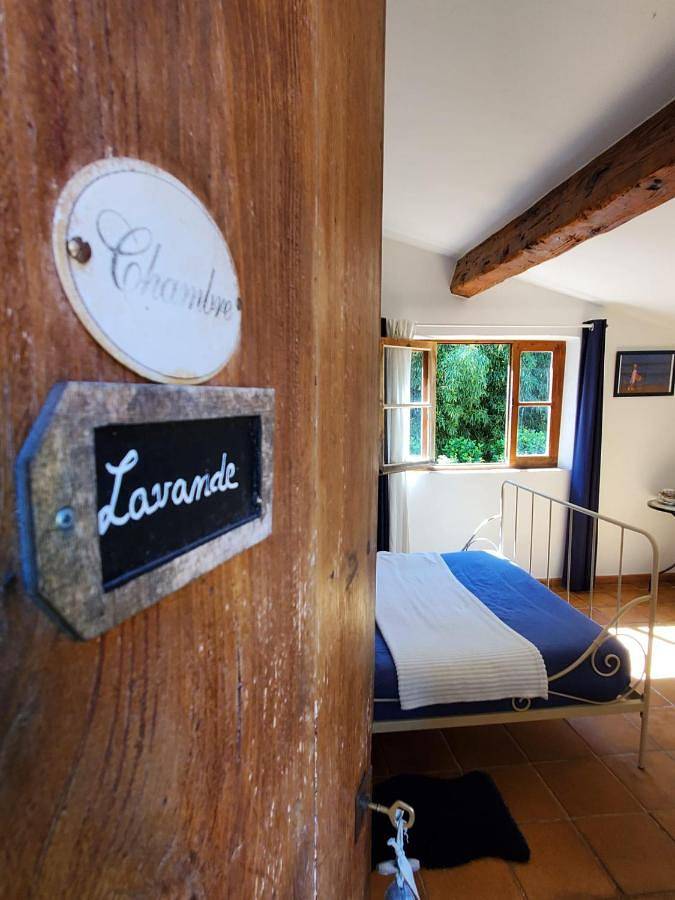 Location de vacances pour 2 personnes, avec terrasse ainsi que jardin et piscine à Le Cannet-des-Maures - 2