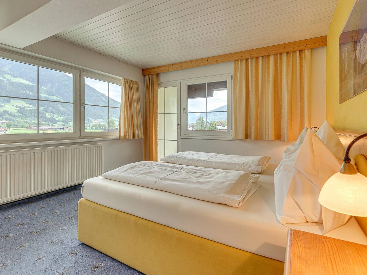Ganze Wohnung, Großzügiges Apartment, Skibusnähe, Sauna in Tuxer Alpen, Fügen