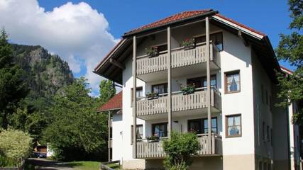 Hütte für 3 Personen, mit Sauna und Balkon sowie Pool und Garten in Bad Hindelang