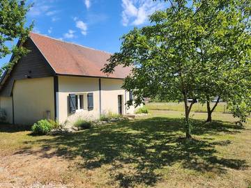 Gîte pour 6 personnes, avec vue à Mensignac
