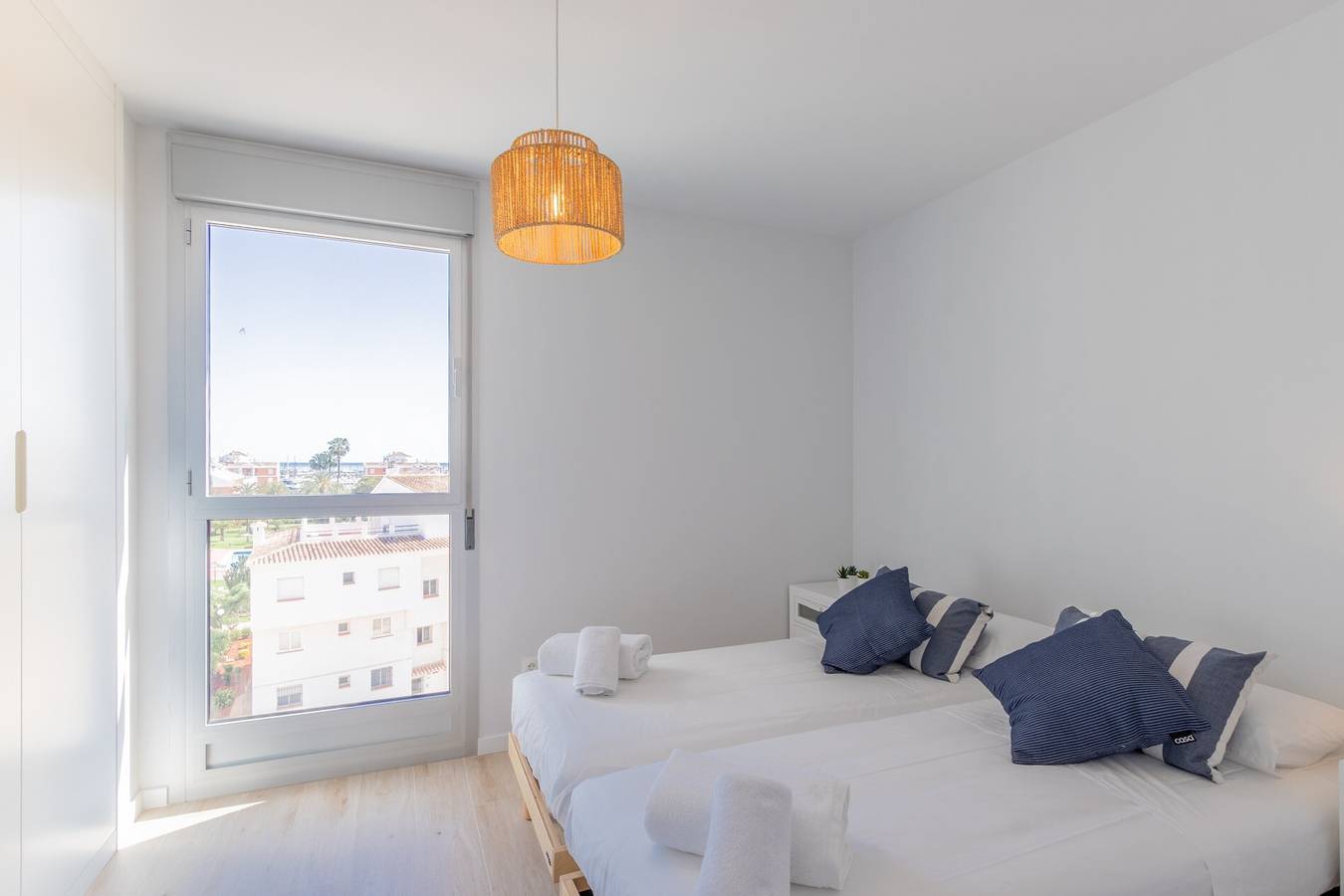 Ganze Wohnung, Ferienwohnung 'Brisas del Mar' mit gemeinschaftlich genutztem Pool & Wlan in Dénia, Costa Blanca