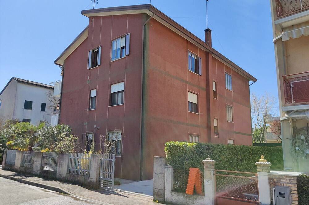 Entire apartment, Spacious seaside flat in Caorle in Caorle, Venice Province