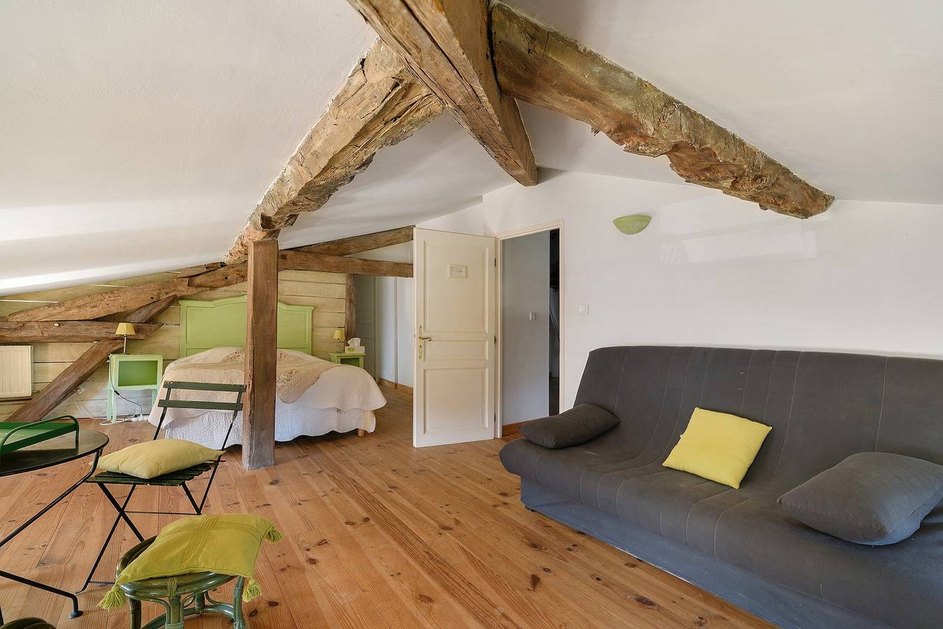 Bed and Breakfast 'Le Jardin' con terraza y jardín compartidos y Wi-Fi in Rieucros, Ariège