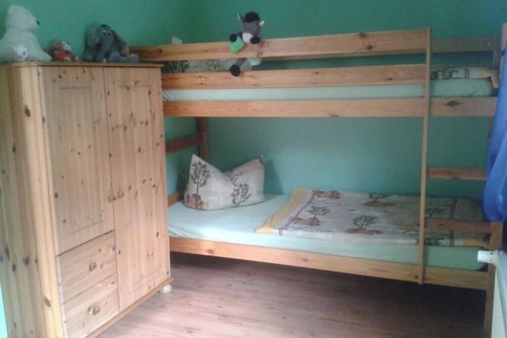 Ganze Wohnung, Fewo „Bodeblick“ – Familienglück mit Aussicht & Bauernhof-Charme in Treseburg, Thale
