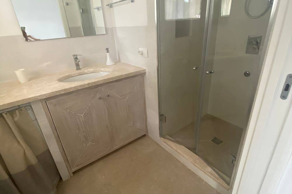 Blue Eden Nest – Paradies einen Meter vom Meer entfernt in privaten Pinienwald in Parco Nazionale dell'Arcipelago di La Maddalena, La Maddalena