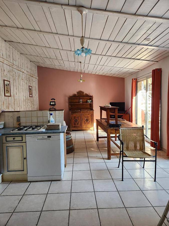 Location de vacances pour 2 personnes, avec Terrasse et Jardin ainsi que Piscine et Vue à Le Buisson-de-Cadouin - 3