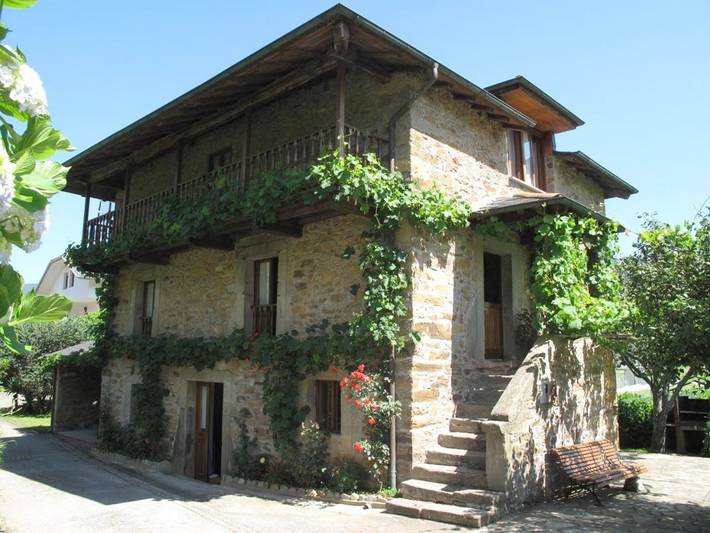 Casa rural para 12 personas, con Balcón y Terraza además de Jardín y Vistas en Valdés  - 2