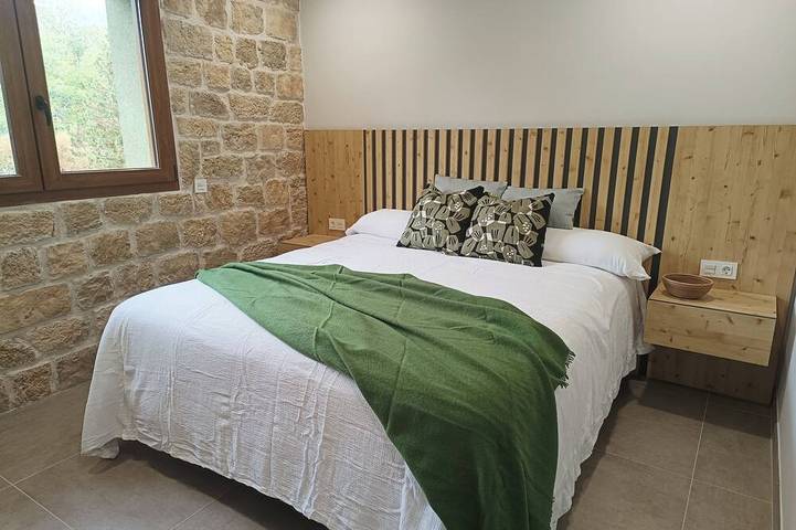 Rural House **** With heated swimming pool and hydromassage in the heart of the Palencia Mountains. in Triollo, Cordillera Cantábrica