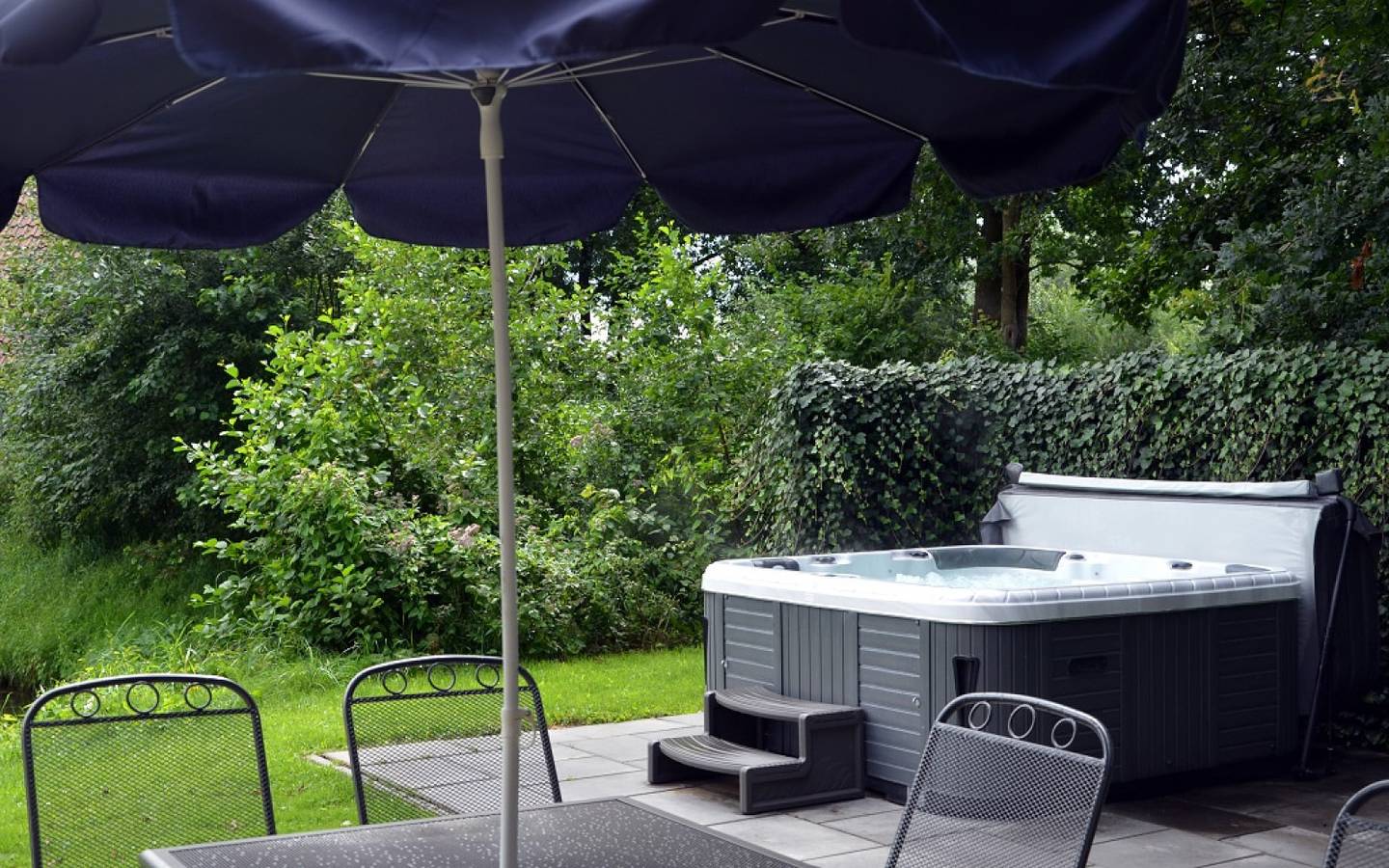 Freistehendes 8-Personen-Ferienhaus mit Außen Spa und Sauna, in Westerbork in Drenthe