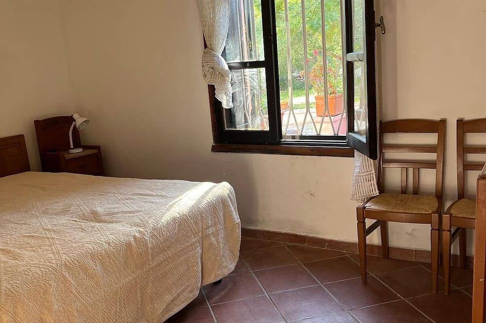 Villa, accesso diretto al mare, con parco esclusivo 2000mq, 3 camere, 2 bagni. in Puntaldia, San Teodoro