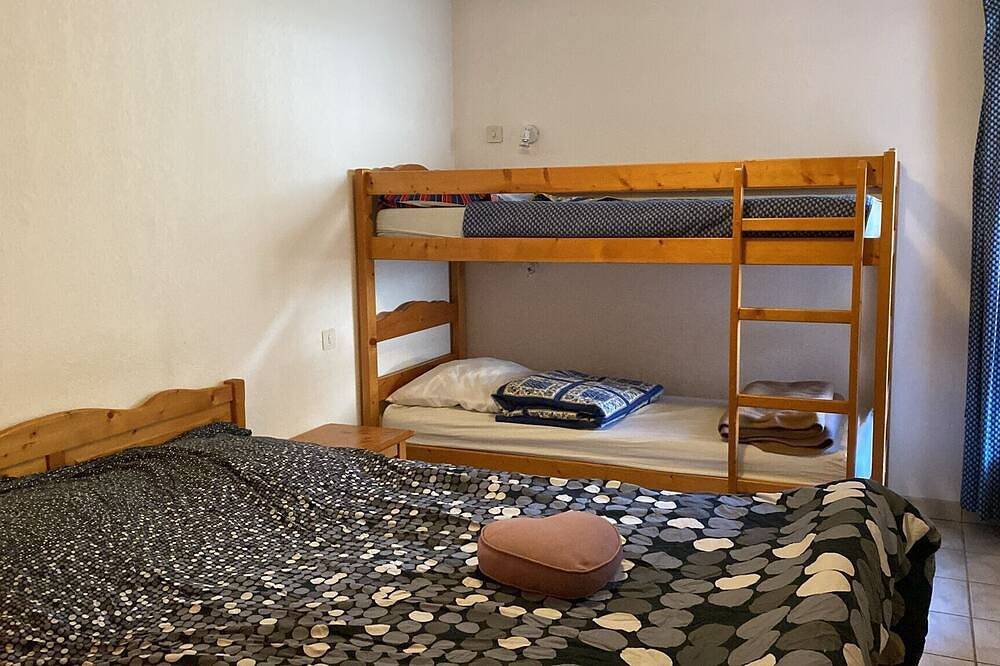 Entire apartment, Apartment 'Le Ressoutan' with Mountain View and Balcony in Saint-Colomban-des-Villards, Saint-Jean-de-Maurienne region