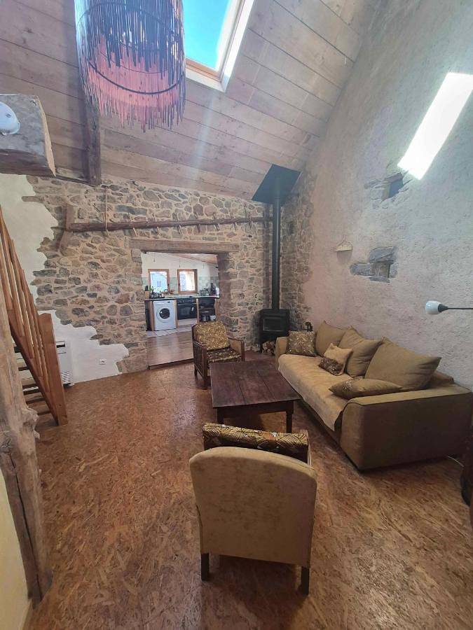 Location de vacances pour 6 personnes, avec piscine ainsi que balcon et jacuzzi à La Cresse - 4