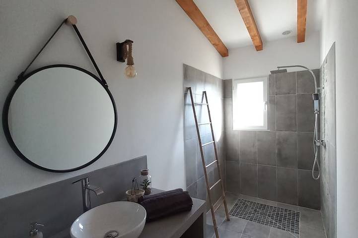 Location de vacances pour 4 personnes, avec terrasse et jardin à Caromb - 4