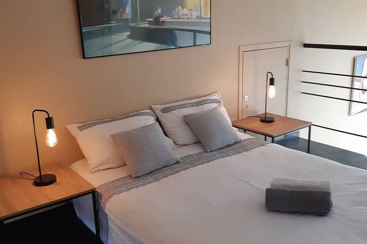 House with swimming pool in a village between Cannes and Grasse on the mimosa road in Pégomas, Mittelmeerküste (Frankreich)