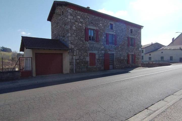 Le Val Danse - Maison de Caractère de 1870 - Entièrement Rénovée en 2020 in Saint-Anthème, Région d'Ambert