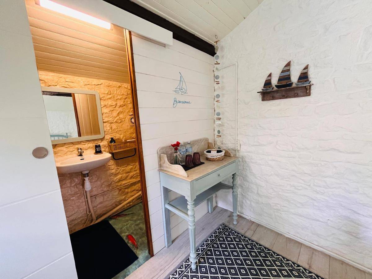 Maisonnette de charme indépendante avec jardin in Nanteuil-en-Vallée, Charente