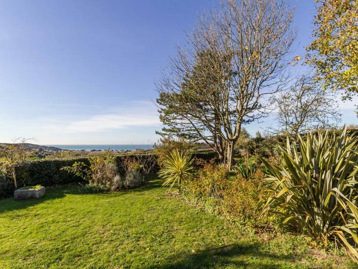 Gîte pour 4 personnes, avec jardin à Siouville-Hague - 2