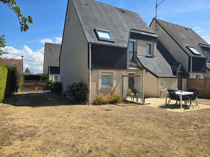 Location de vacances pour 6 personnes, avec Terrasse et Jardin à Démouville