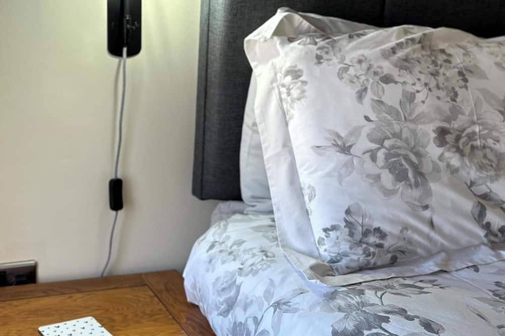 Oxwich View Cottage - short walk to Port Eynon beach and village amenities in Swansea region