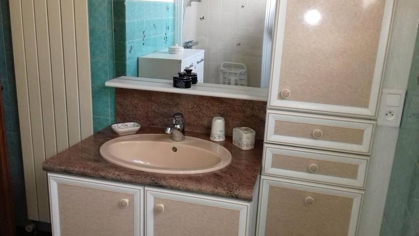 Gîte pour 4 personnes, avec balcon et vue à Cluses - 4