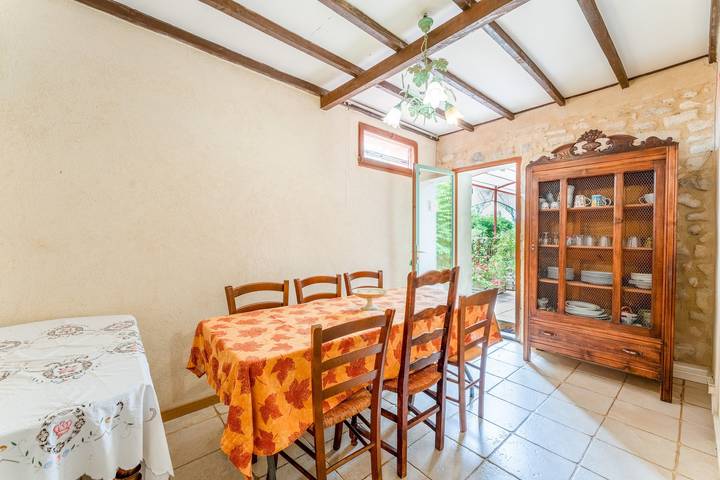 Casa vacanze 'Réattu' con piscina condivisa, Wi-Fi e aria condizionata in Fourques, Costa mediterranea (Francia)