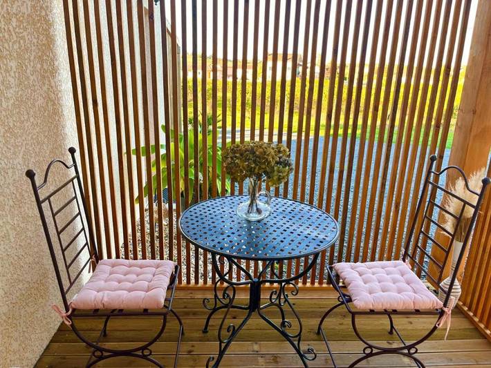 Location de vacances pour 3 personnes, avec terrasse et vue à Quincié-en-Beaujolais - 4