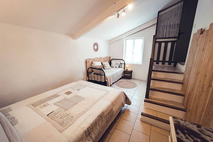 New ! Single-storey village house with garden and private parking in Saint-Saturnin-lès-Apt, Parque natural regional del Luberon